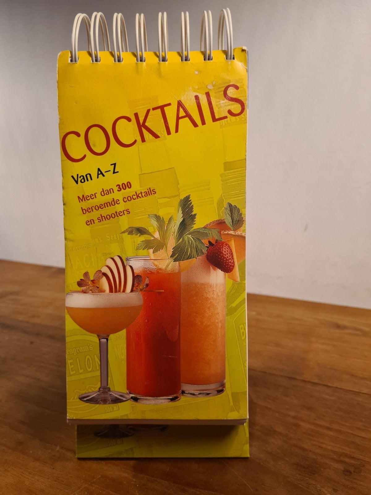 Cocktails van A-Z, Gelezen, Overige typen, Ophalen of Verzenden, Overige gebieden
