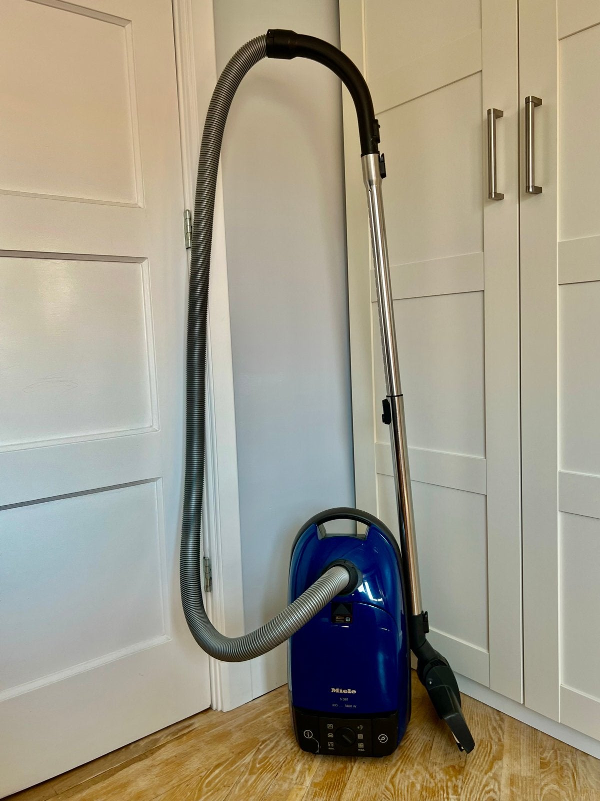 Miele S 381 Sledestofzuiger - Krachtig en Compleet, Witgoed en Apparatuur, Stofzuigers, Gebruikt, Sledestofzuiger, Miele, 1600 tot 2000 watt