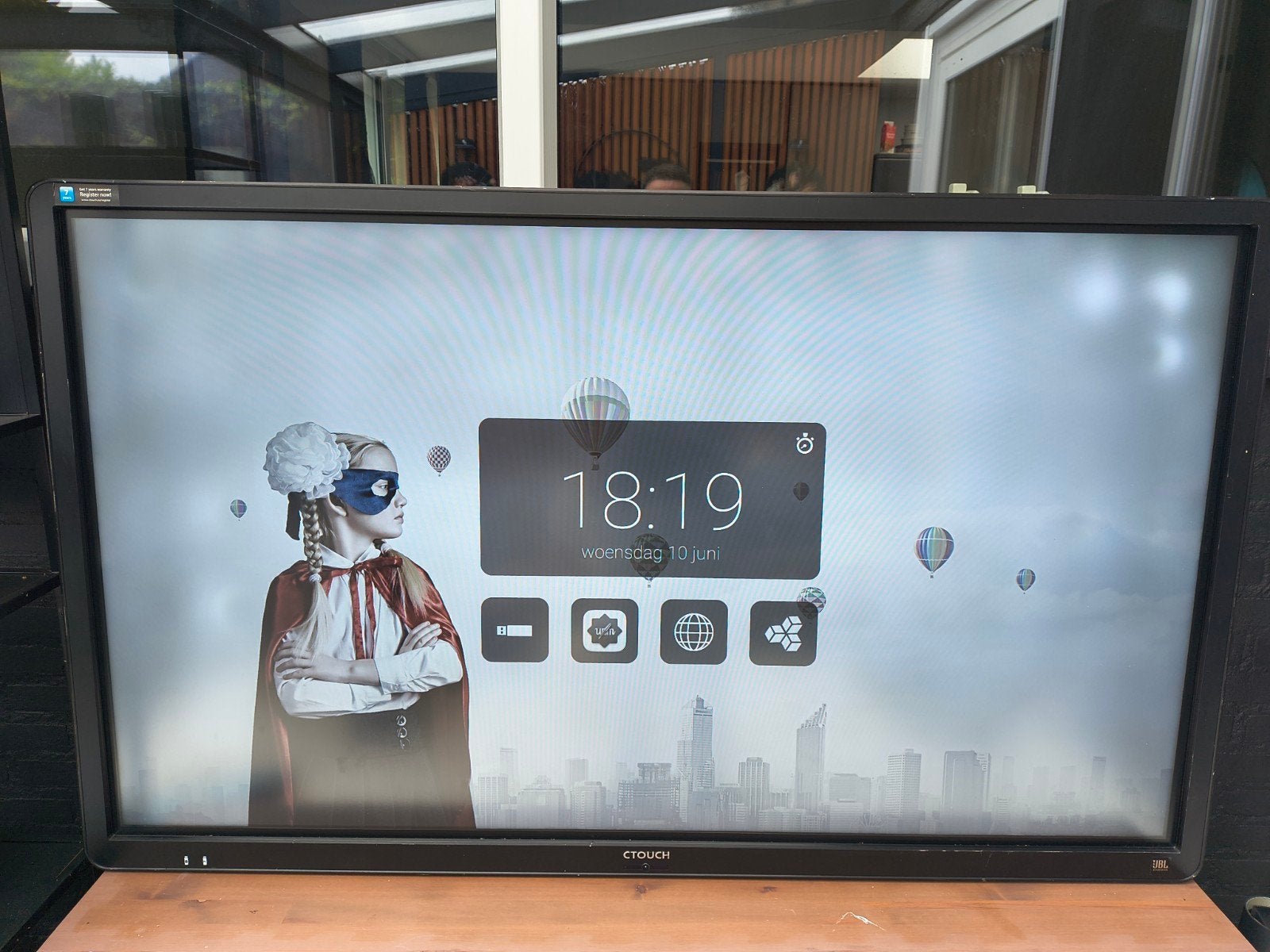 CTOUCH Digibord 65 inch met afstandsbediening en wifi, Ophalen