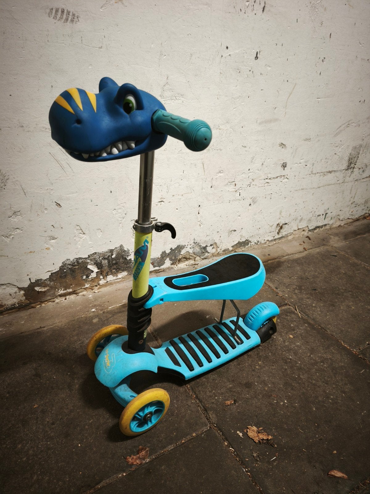 Kinderstep met dinosaurushoofd en zitje, Fietsen en Brommers, Ophalen, Gebruikt, Gewone step, Onbekend
