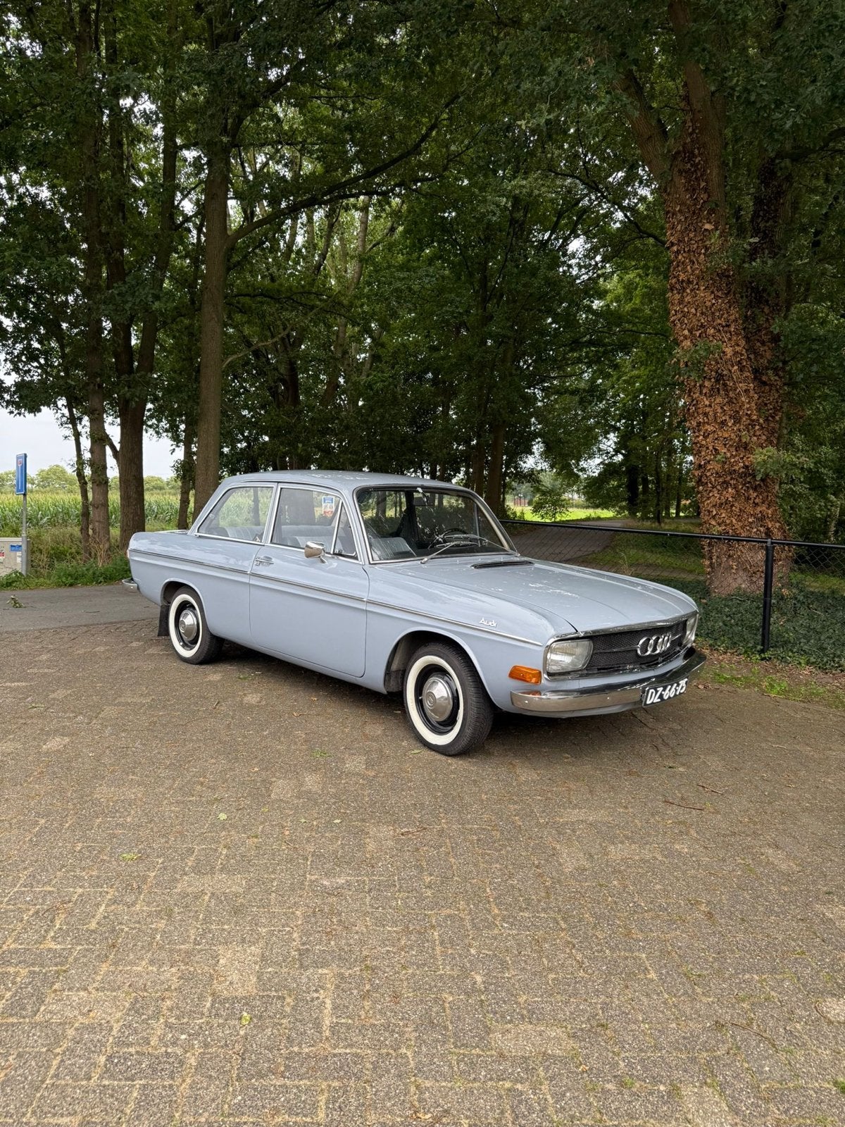 Audi 60 1969 Blauw unieke oldtimer, Auto's, Audi, Particulier, Benzine, Sedan, Geïmporteerd, Blauw, Ophalen