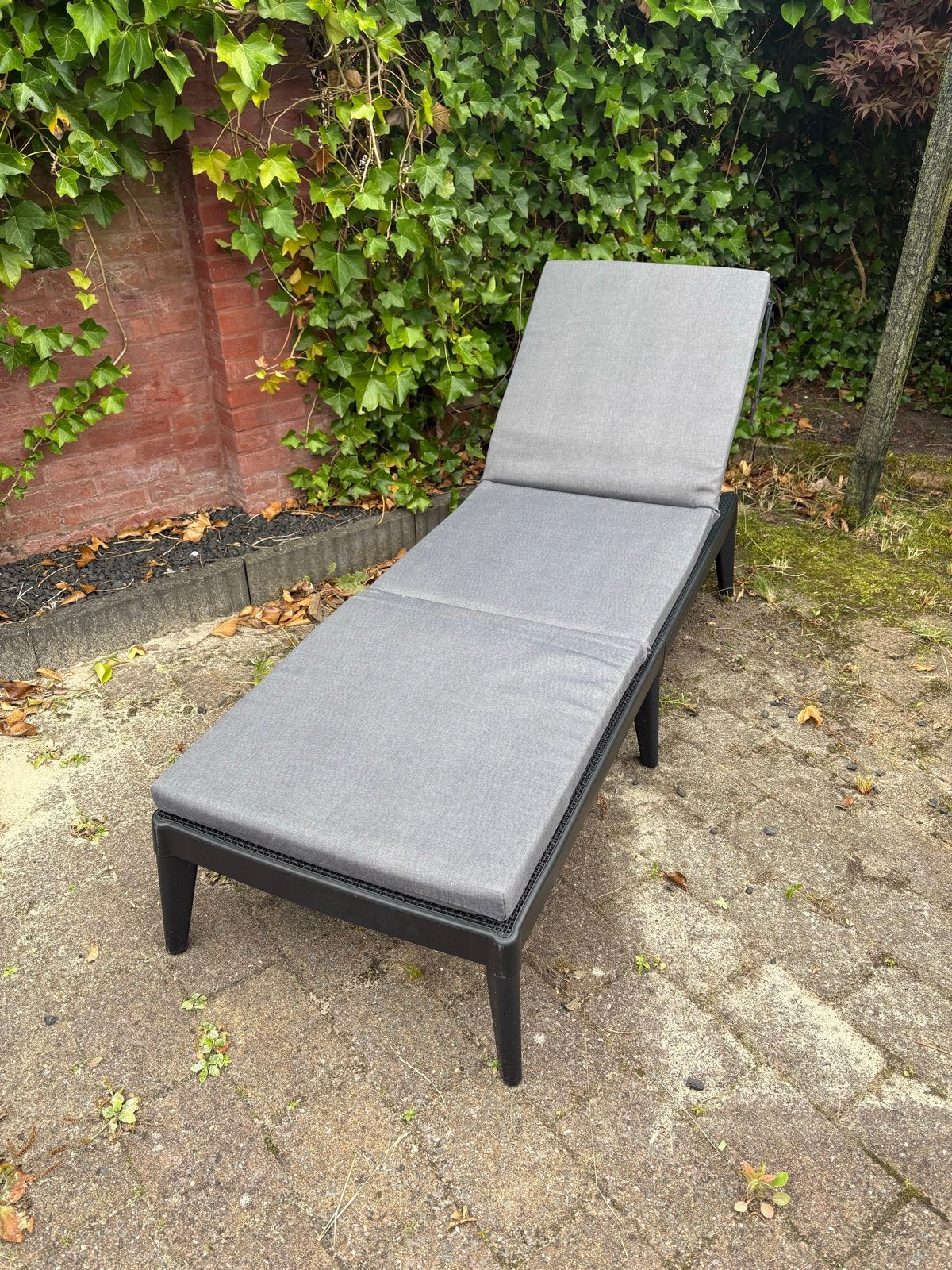 Ligbed Sirolo met verstelbare rugleuning en kussen, Tuin en Terras, Ligbedden, Ophalen, Zo goed als nieuw, Kunststof, Verstelbaar