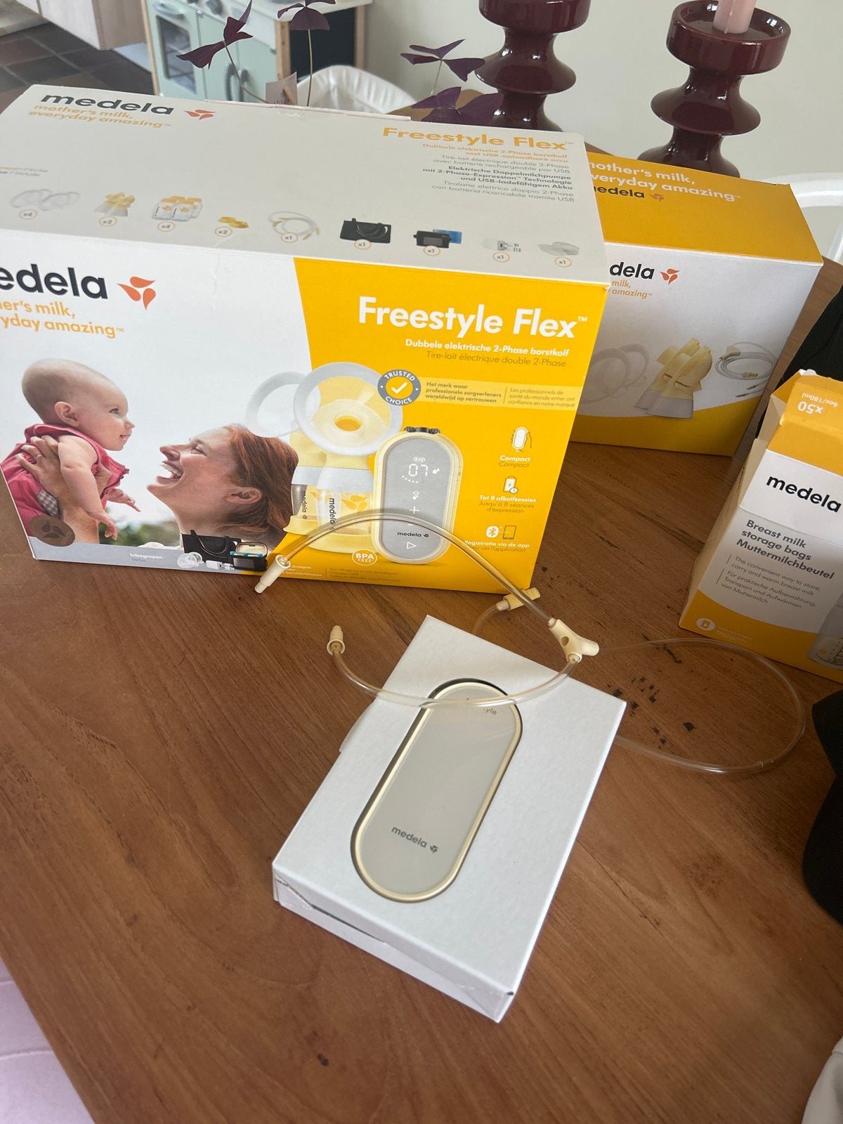 Zeer complete Medela Freestyle Flex Borstkolf met accessoire, Ophalen, Zo goed als nieuw