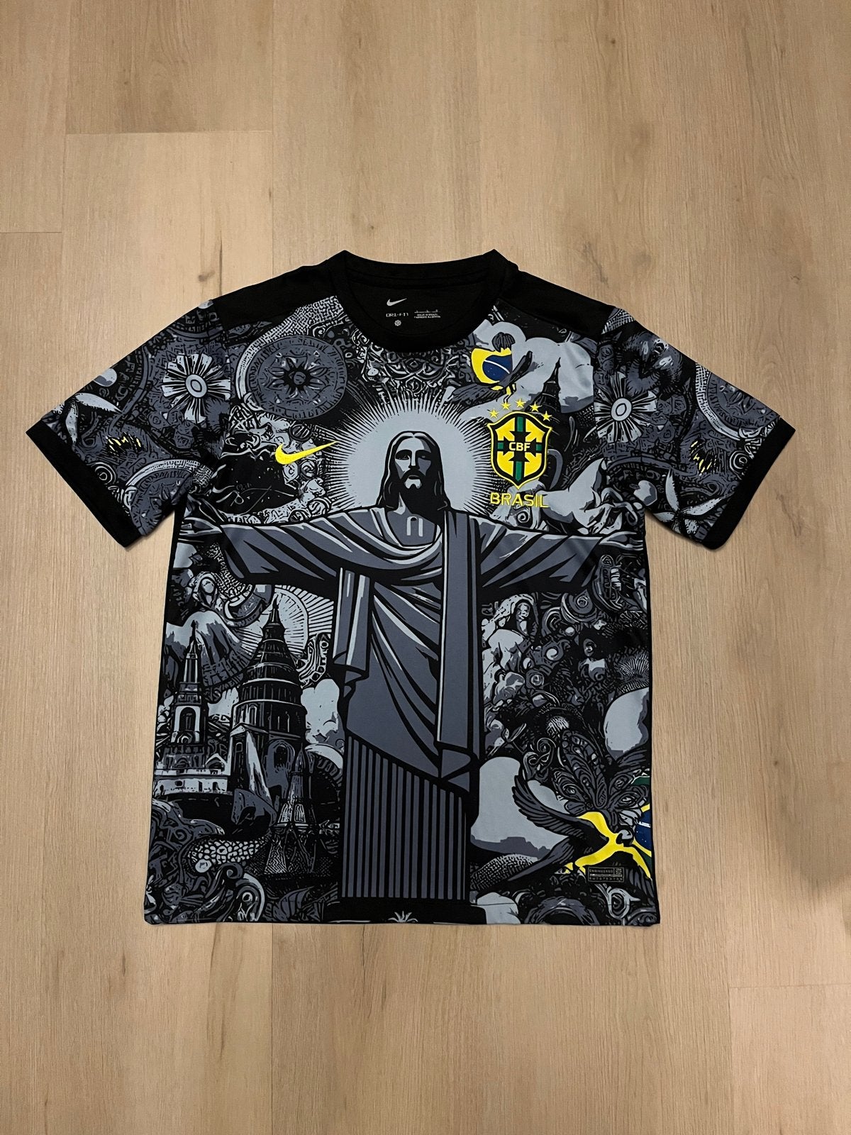 Nike Brazilië Voetbalshirt - Christus de Verlosser - Maat L, Ophalen of Verzenden, Zo goed als nieuw, Maat 52/54 (L), Zwart