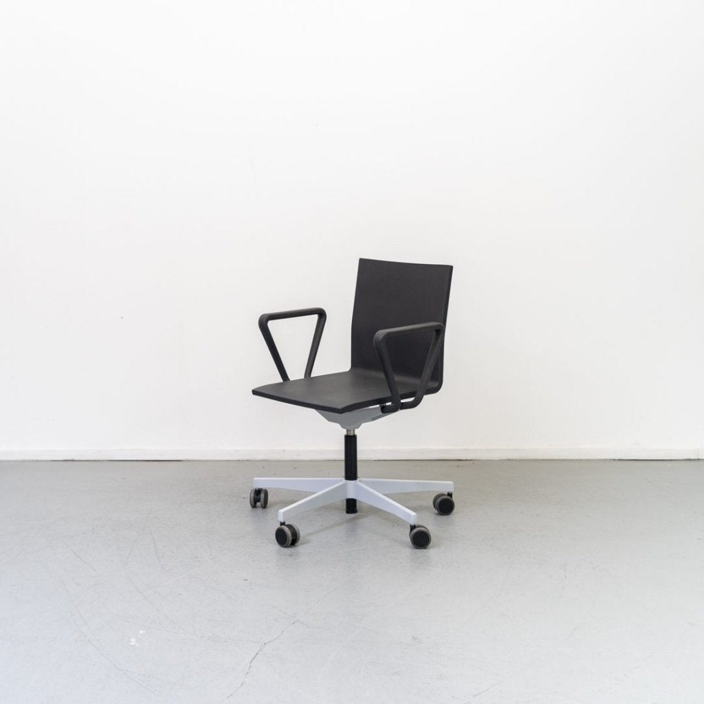 Vitra .04 Bureaustoel Zwart Kunststof - Gepoedercoat Zilver, Huis en Inrichting, Vitra, Zo goed als nieuw, Niet ingevuld, Niet ingevuld