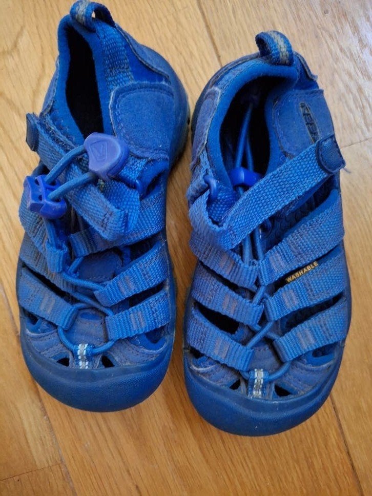 Keen blauwe waterproof sandalen mt 27 / 28, Ophalen of Verzenden, Zo goed als nieuw, Keen, Jongen of Meisje