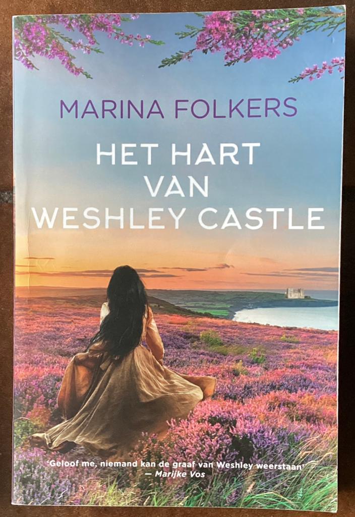 Marina Folkers - Het hart van Weshley Castle, Boeken, Ophalen of Verzenden, Zo goed als nieuw, Marina Folkers