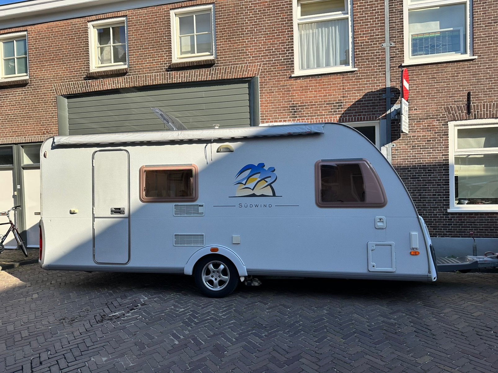 Knaus Sudwind 500 FSK - 2005 - Stapelbed en vast bed, Omvormbare zithoek, Treinzit, Particulier, 6 tot 7 meter
