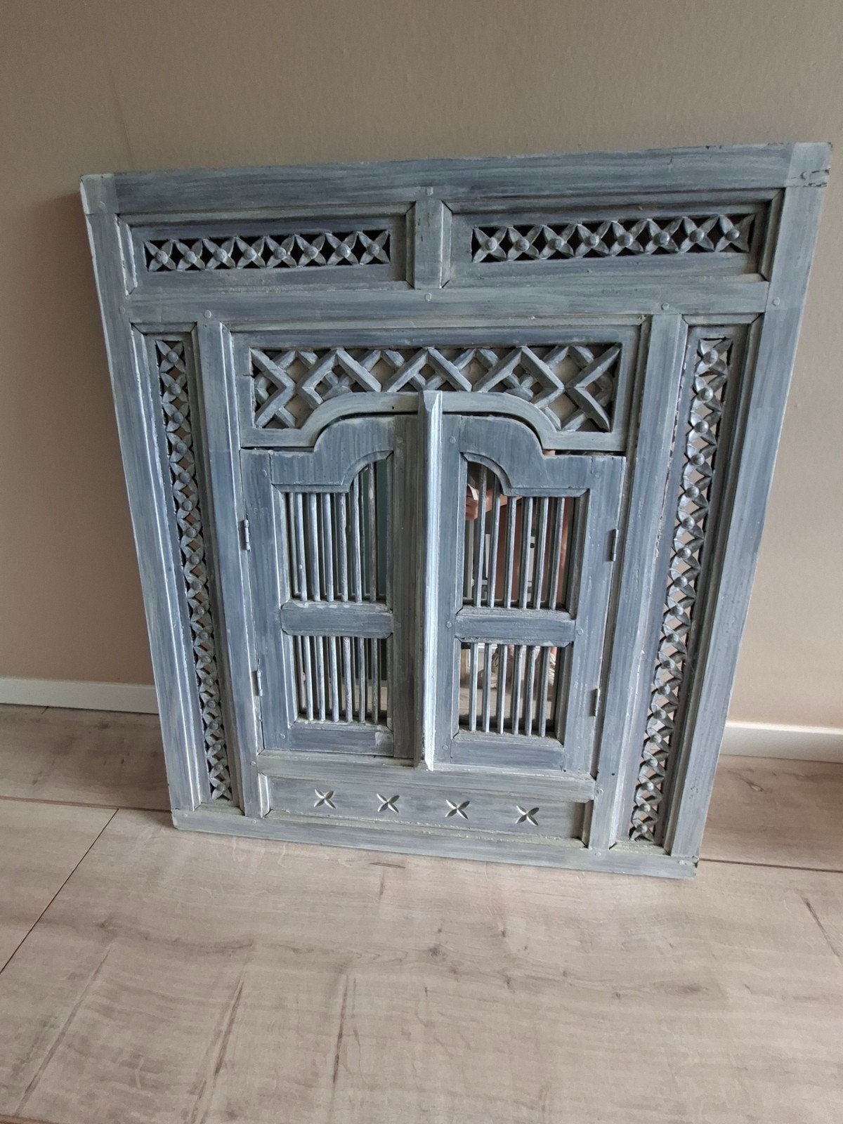 Decoratieve spiegel met luikjes - 80x90 cm, Ophalen, Gebruikt, 75 tot 100 cm, Minder dan 100 cm