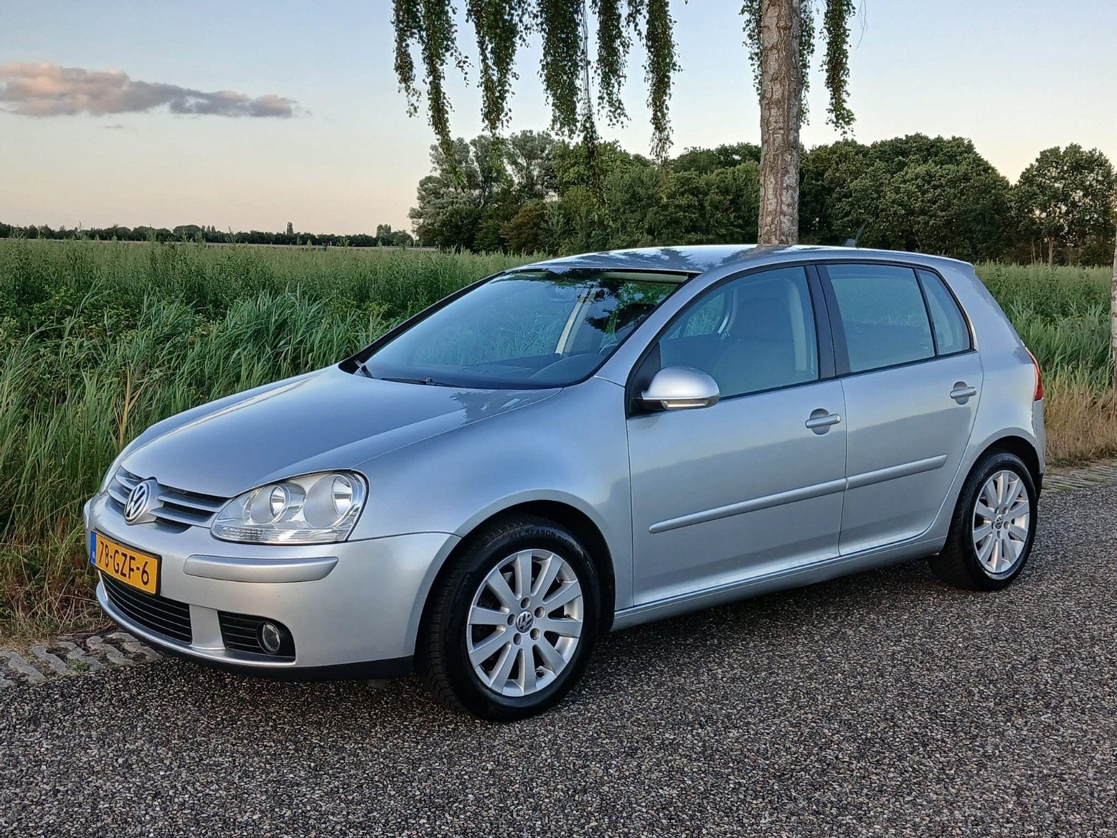 Volkswagen Golf 1.6 16V FSI AIRCO Navigatie, Voorwielaandrijving, 15 km/l, 4 cilinders, 620 kg