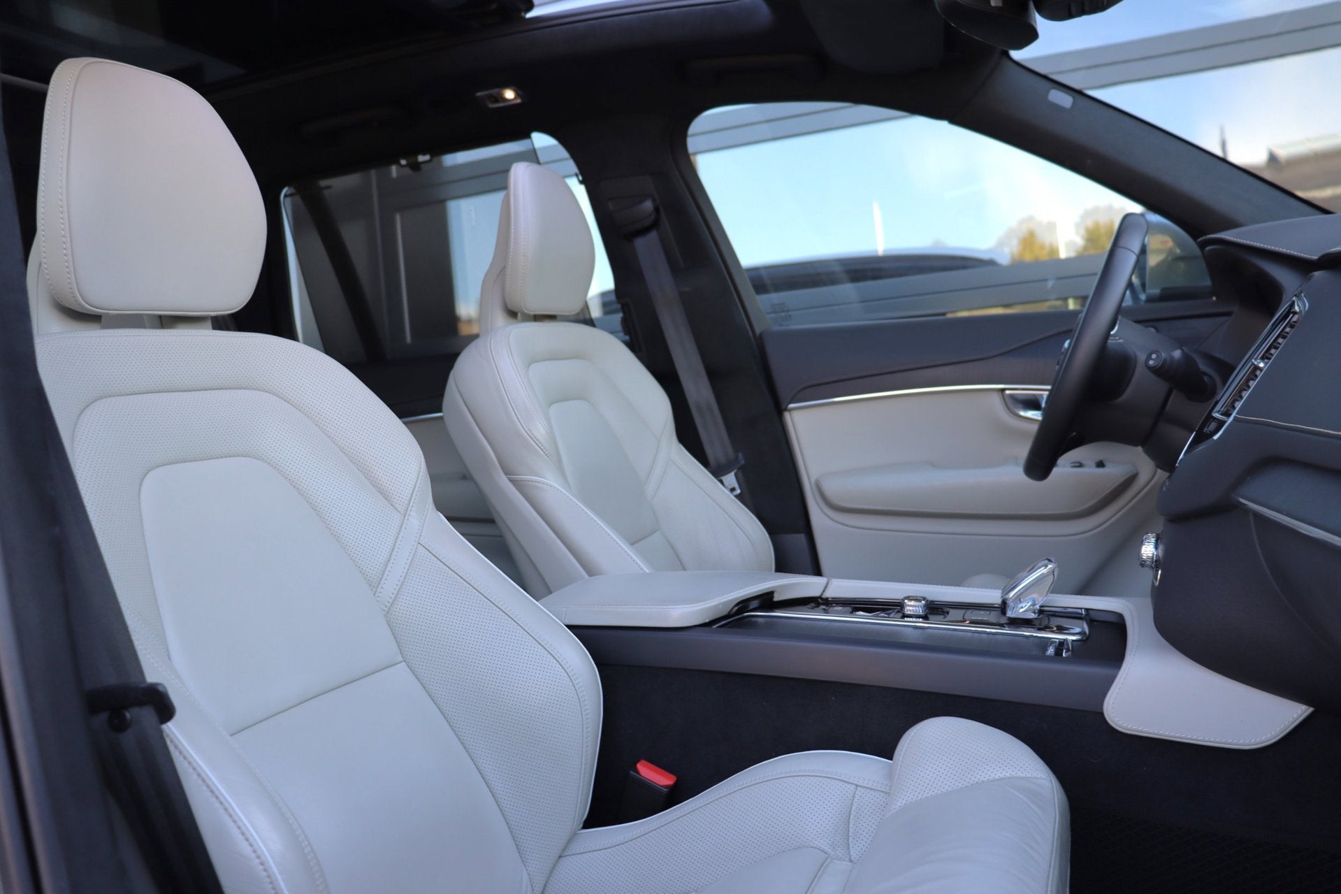 Foto 25 van Volvo XC90 2.0 T8 Twin Engine AWD Inscription Intro Edition