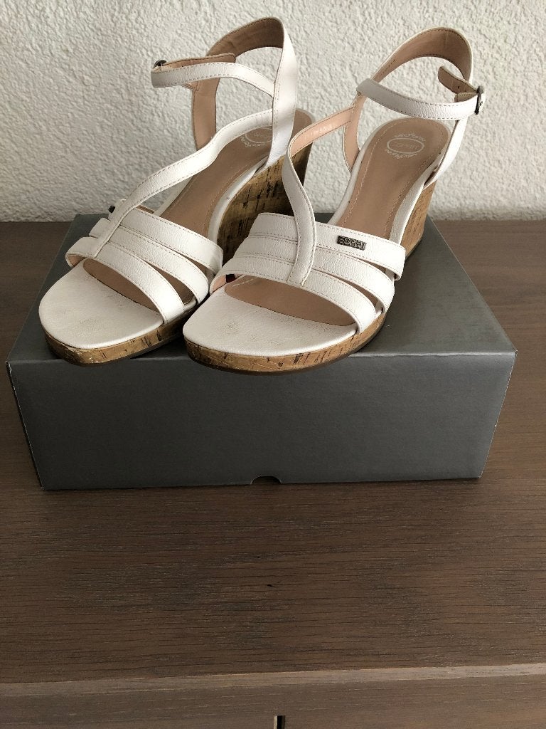 Esprit sandalette met sleehak, kleur wit, maat 40, Wit, Zo goed als nieuw, Esprit, Sandalen of Muiltjes