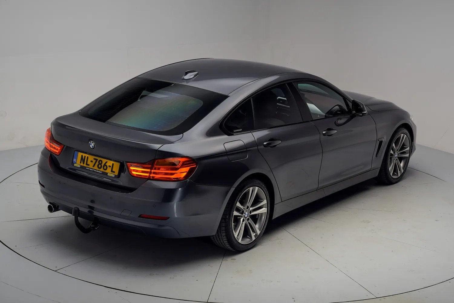 Foto 14 van BMW 4 Serie Gran Coupe 418i High Executive Aut. [ Sportstoel