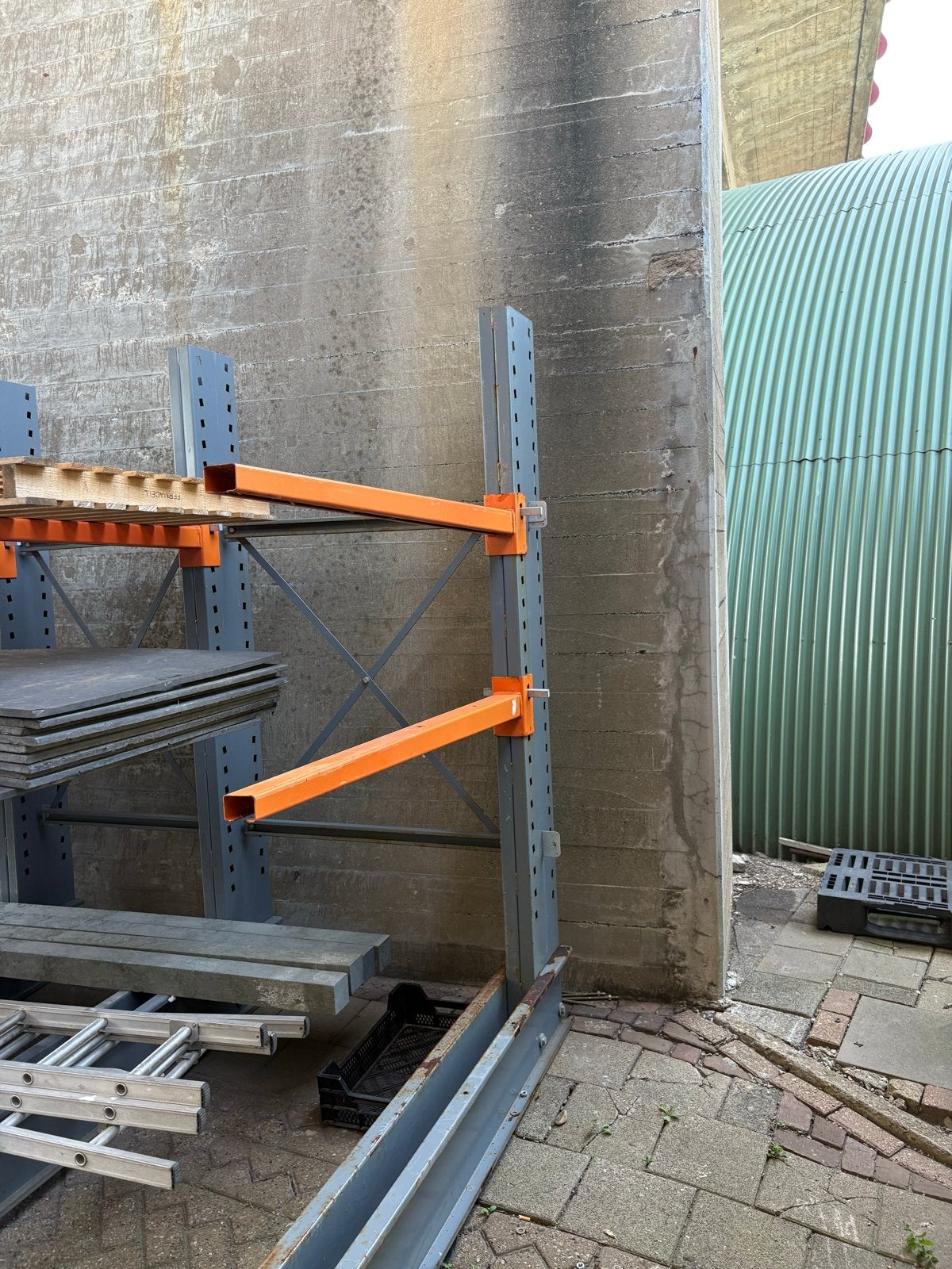 Elvedi Draagarmstelling 2530mm hoog, 1800mm voetlengte, Ophalen, Zo goed als nieuw, IJzer