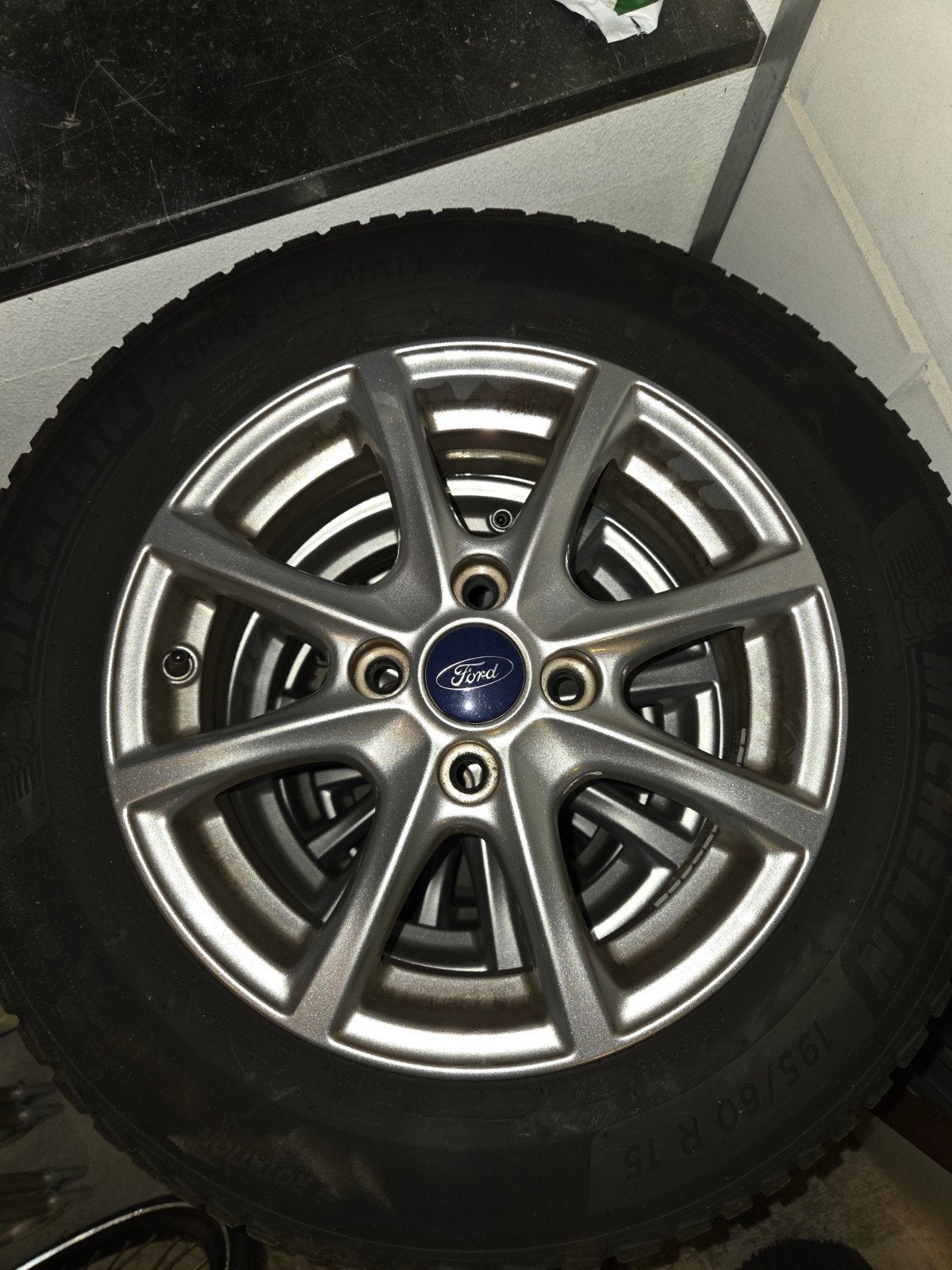 Ford 15" velgen + Michelin CrossClimate 2 195/60 R15 2025, Ophalen, 15 inch, Banden en Velgen, All Season