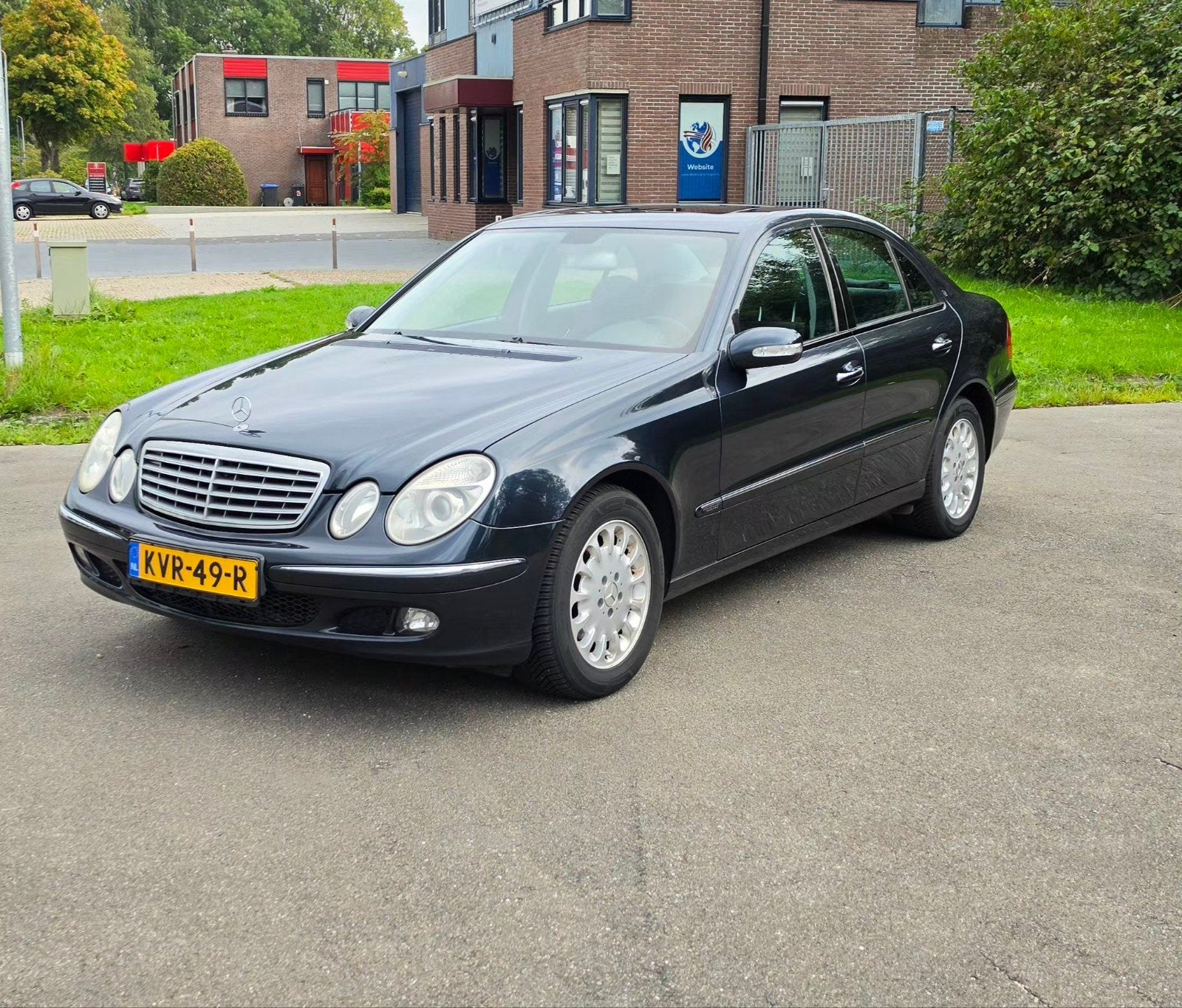 Mercedes-Benz E-Klasse 3.2 E320 Sedan AUT 2005 Zwart, Auto's, Automaat, Blauw, Bedrijf, Grijs