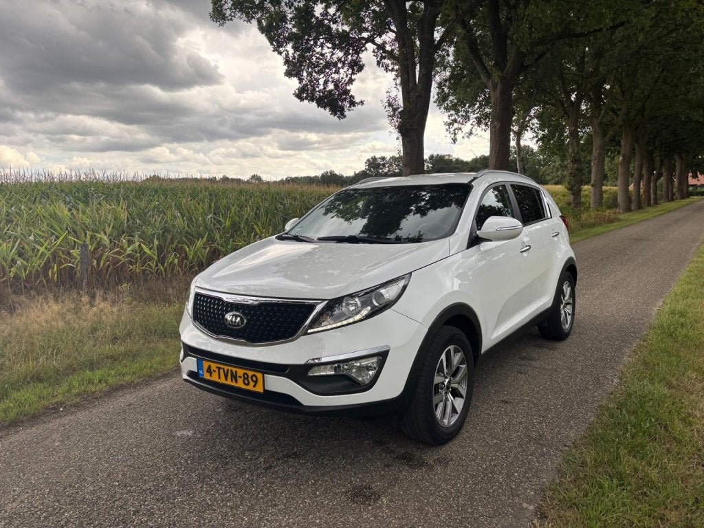 Kia Sportage 2.0 BusinessLine | Camera | Leder | Trekhaak |, Auto's, Kia, Gebruikt, 4 cilinders, Wit, Handgeschakeld