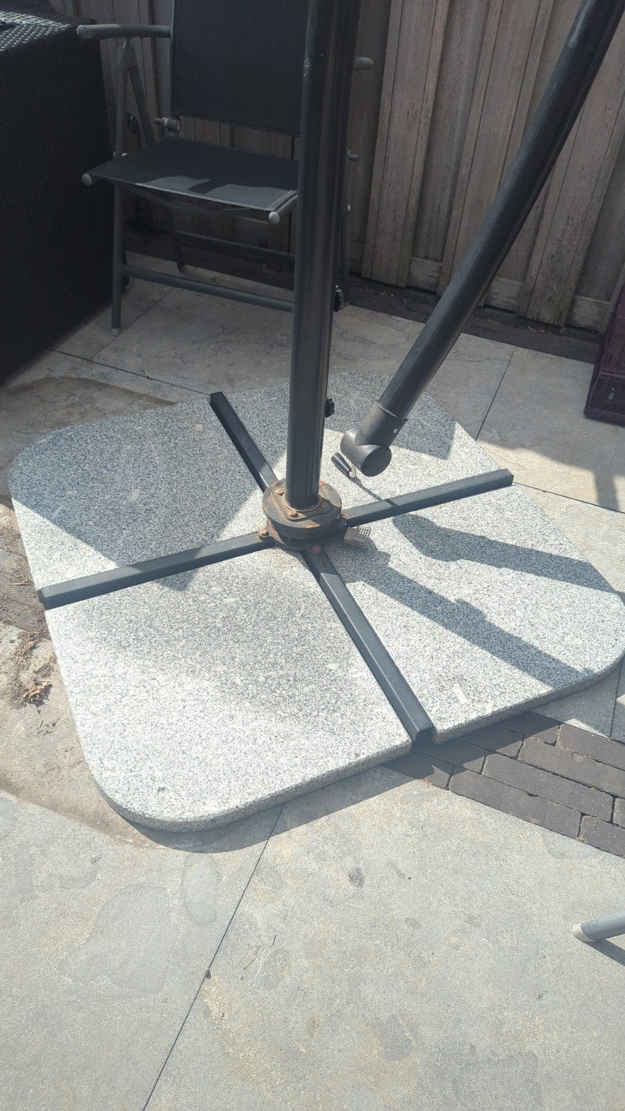 Granieten parasolvoet 48x48cm 3,5 dik, grijs gemêleerd, Ophalen, Gebruikt, Minder dan 1 meter, Parasolvoet