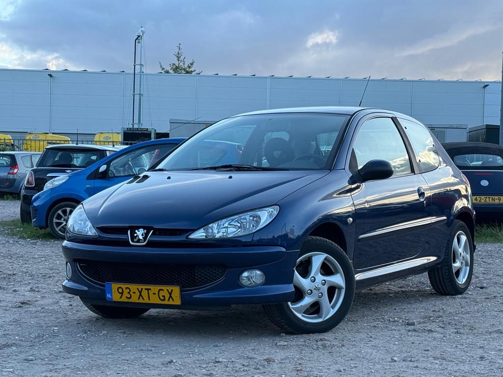 Peugeot 206 1.6-16V Air-line 3/ LAAG KM/ VELGEN, Voorwielaandrijving, 15 km/l, Blauw, Bedrijf