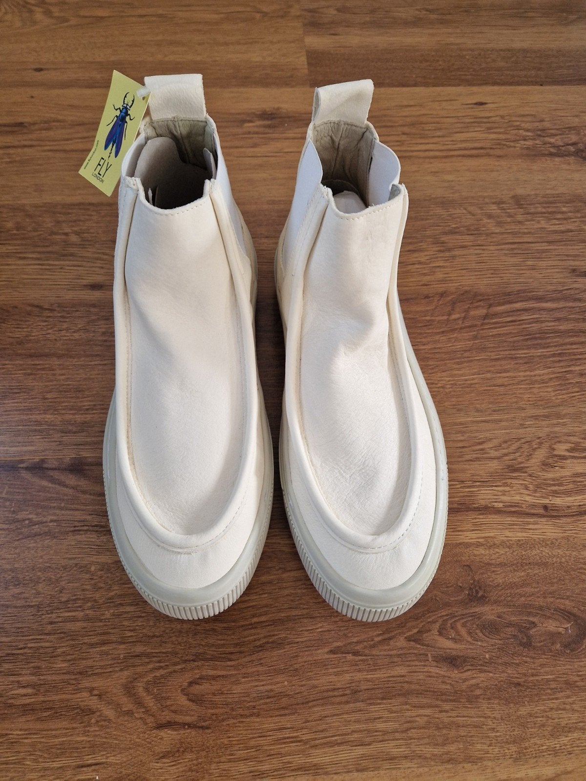 Luxe nieuwe boots t.w.v €135, Kleding | Heren, Schoenen, Wit, Boots, Nieuw, Ophalen of Verzenden