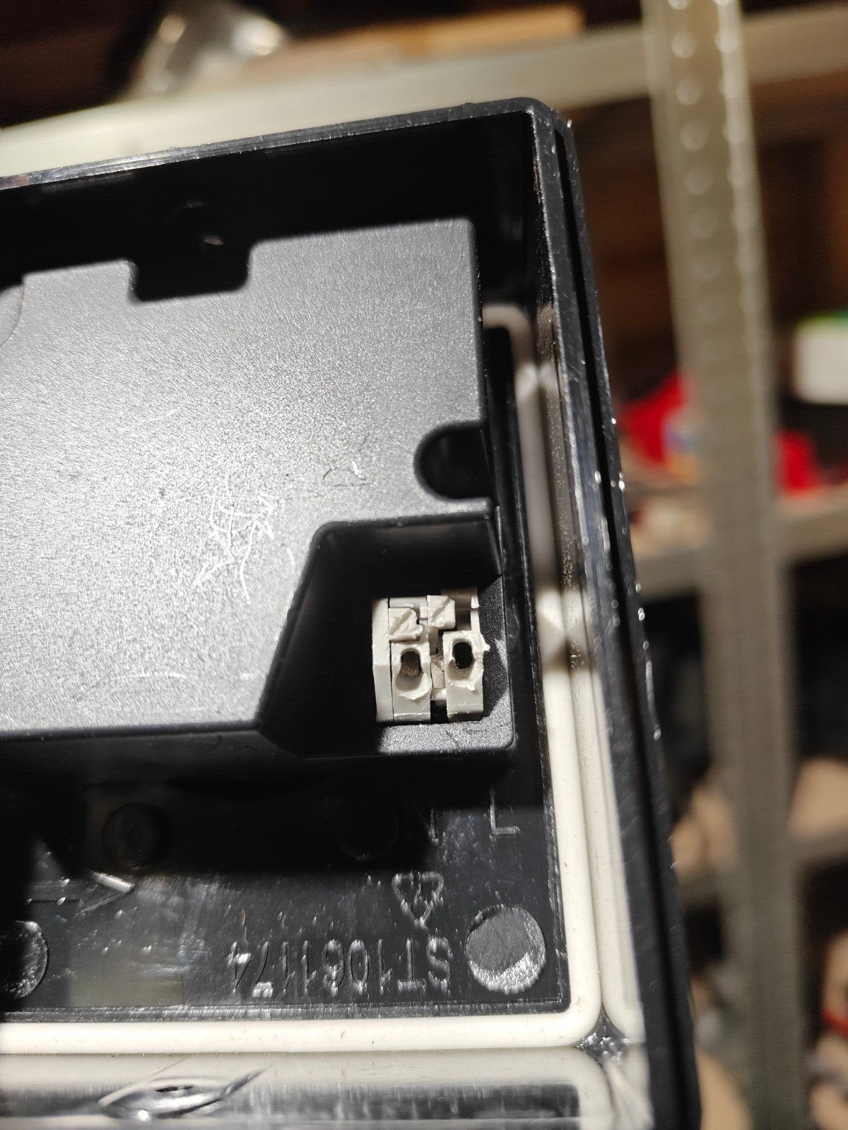 Onbekend auto-onderdeel met connector (ST1081174), Verzenden