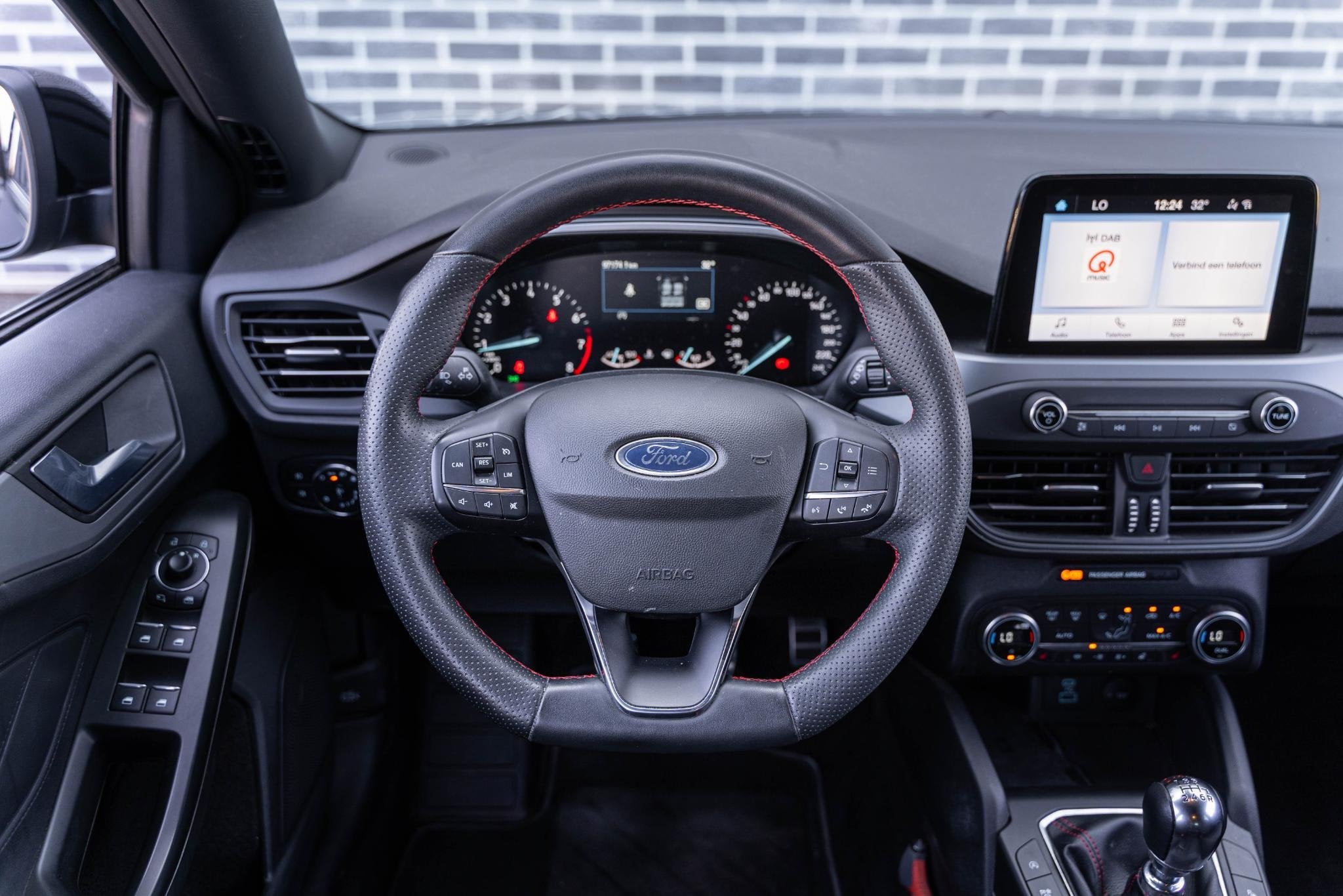 Ford Focus Wagon 1.0 EcoBoost Hybrid ST Line, Auto's, Euro 6, Zwart, Origineel Nederlands, Handgeschakeld