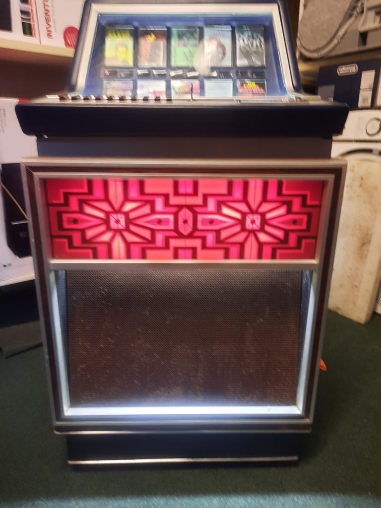 Wurlitzer cassette jukebox, Ophalen, Wurlitzer