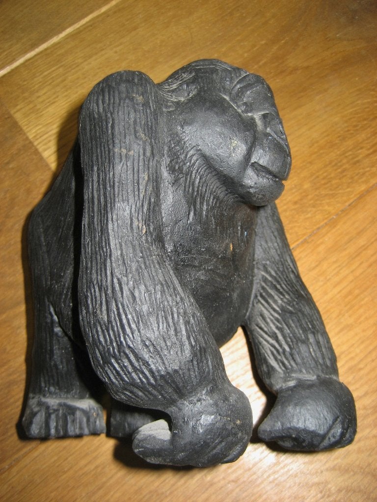GORILLA beeld hardhout heel karakteristiek 16x15 cm € 40, Minder dan 20 cm, Brutalistisch, Ophalen of Verzenden, Beeld