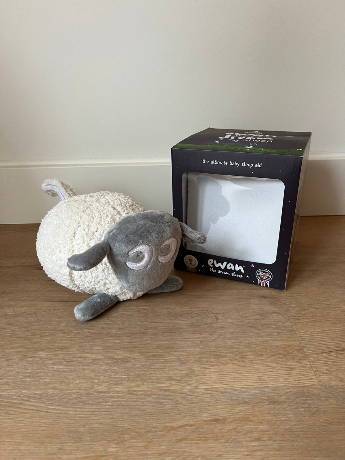 Ewan the Dream Sheep - knuffel met hartslag en white noise, Ophalen of Verzenden, Nieuw, Overige typen