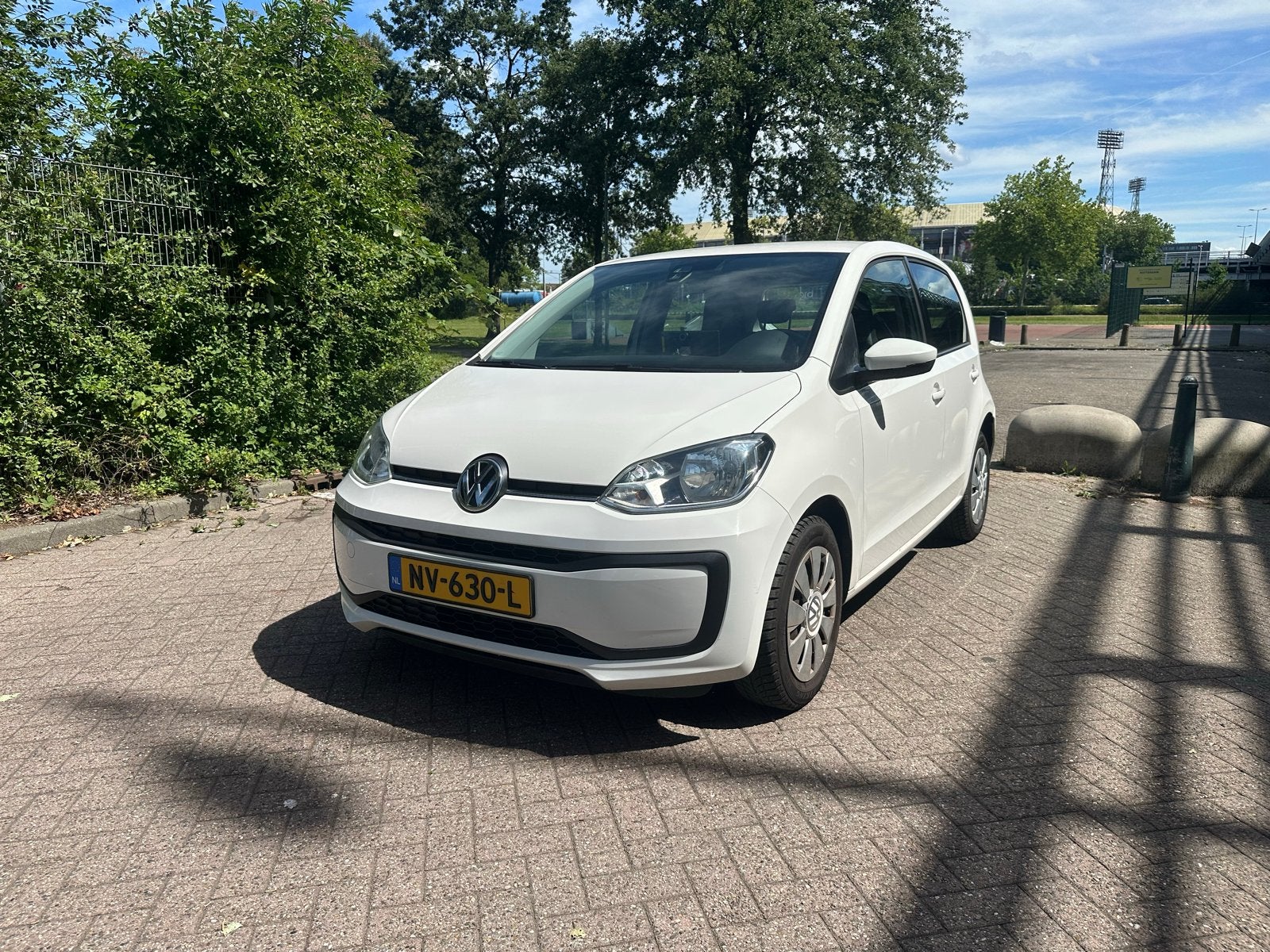 Volkswagen up! 1.0 44KW 5-DRS 2017 Wit, Voorwielaandrijving, Stof, Up!, 4 stoelen