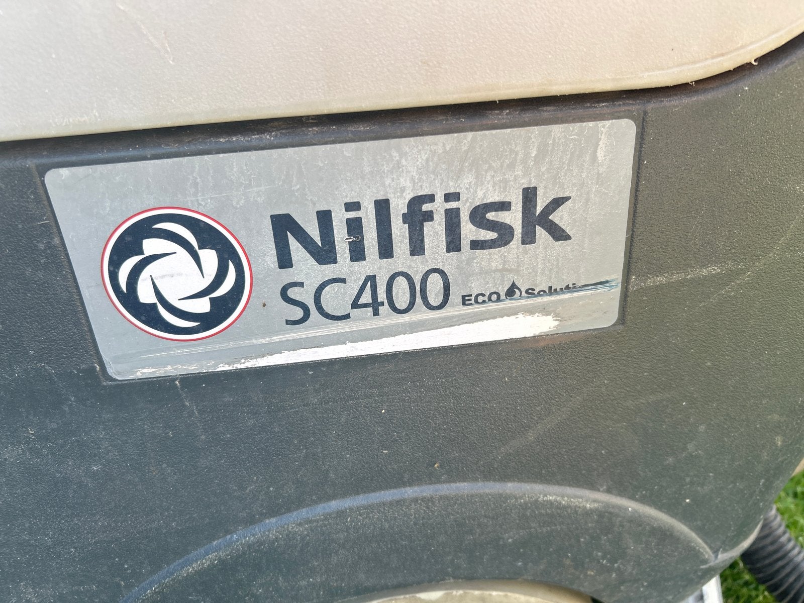 Nilfisk SC400 schrobzuigmachine, Ophalen