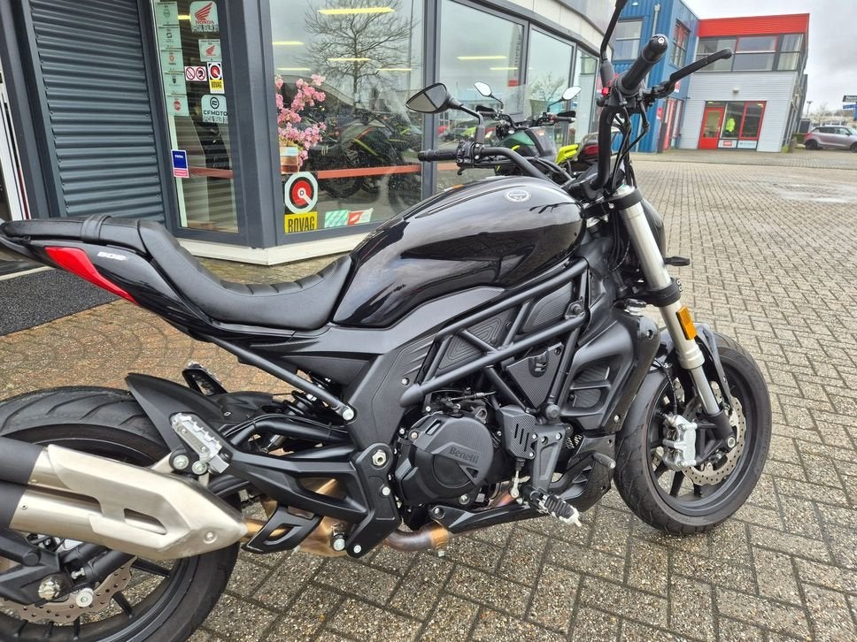 BENELLI 502 C (bj 2022) 1,979 km, Motoren, 2 cilinders, Bedrijf, Onbekend, BENELLI