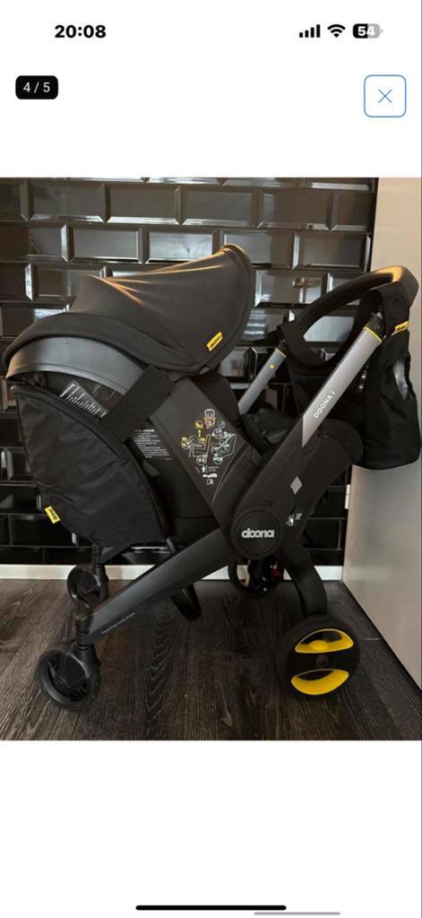 Doona Kinderwagen met autostoeltje en Maxi-Cosi i base, Gebruikt, Ophalen of Verzenden, Met autostoeltje, Kinderwagen