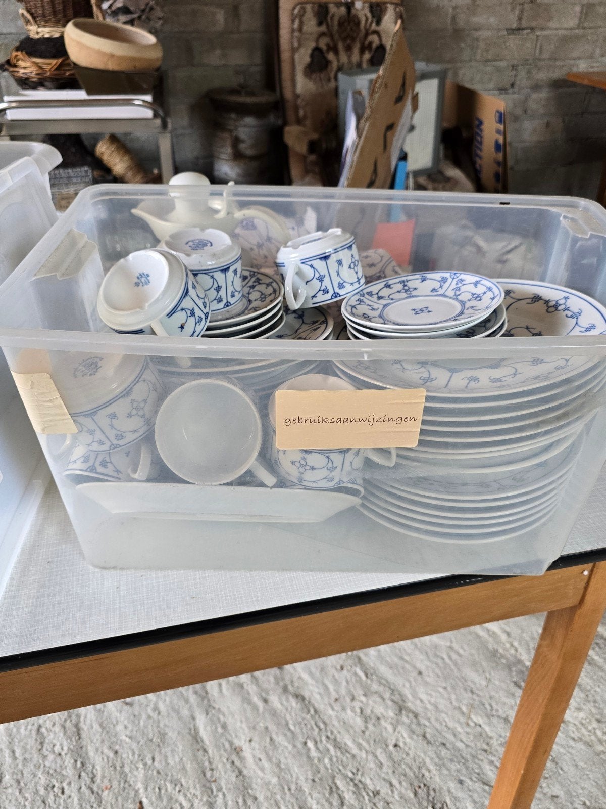 Saks blauw servies, Ophalen, Rond, Hout