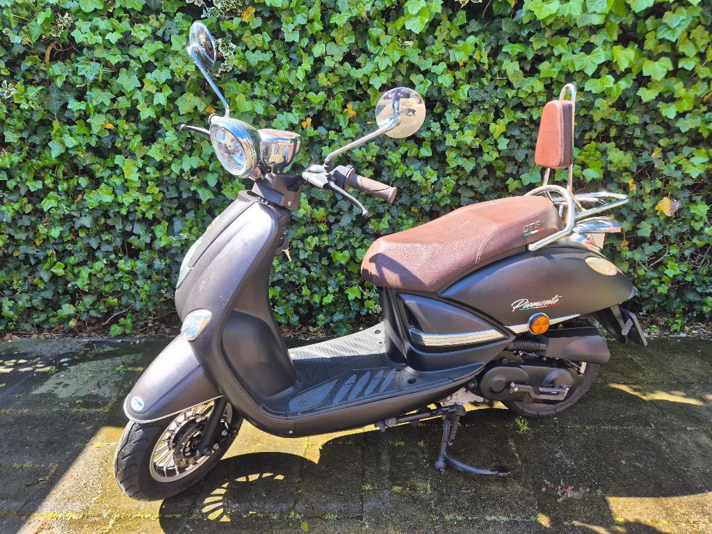 GTS piemonte 50 met zeer lage km stand, Gebruikt, Benzine, Ophalen, Overige merken