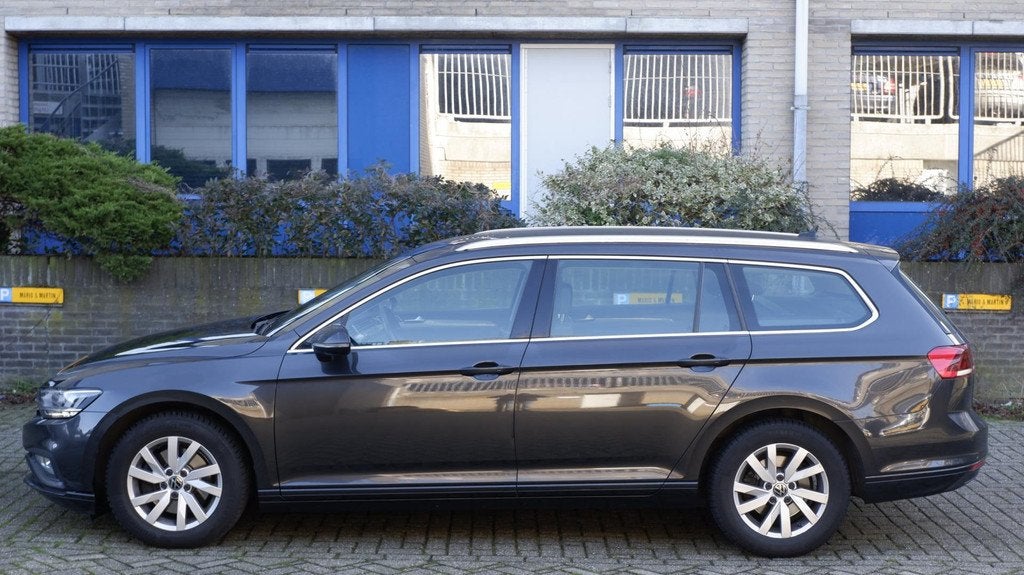 Volkswagen Passat Variant 2.0 TDI Business Aut incl BTW, Automatische klimaatregeling, Stof, Gebruikt, 4 cilinders