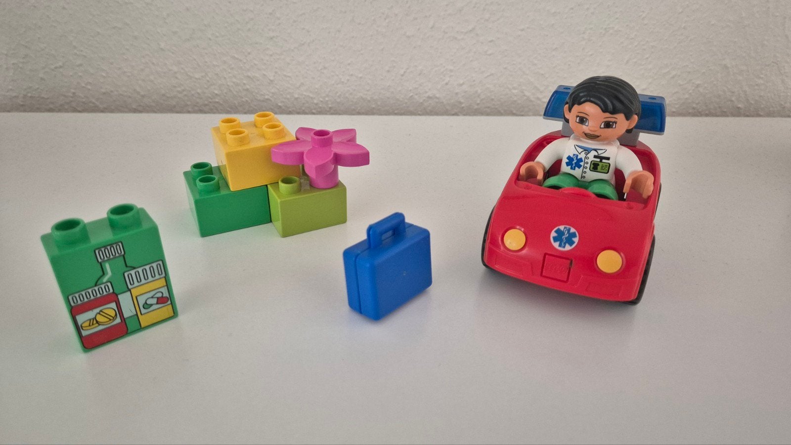 LEGO Duplo Verpleegstersauto (5793), Ophalen of Verzenden, Zo goed als nieuw