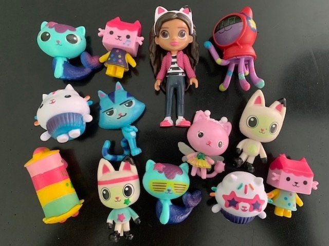 Nieuwe set met 13 Gabby's Dollhouse poppetjes / figuren, Ophalen of Verzenden, Nieuw, Taarten of Cupcakes, Versiering