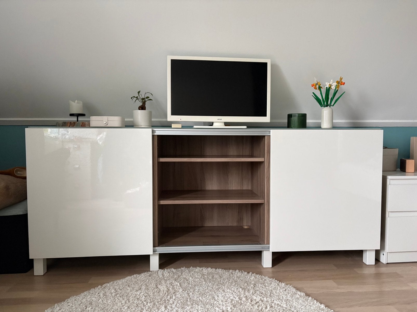 Ikea Besta Kast - Dressiorkast / TV meubel met glazen blad, Huis en Inrichting, Kasten | Televisiemeubels, Ophalen, Glas, Gebruikt