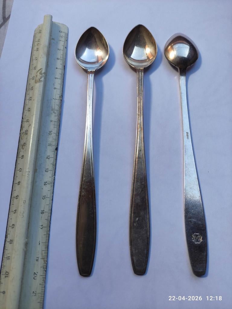 Douwe Egberts lange lepeltjes 20 cm. 3x, Ophalen of Verzenden, Zo goed als nieuw, Overige materialen, Los bestek