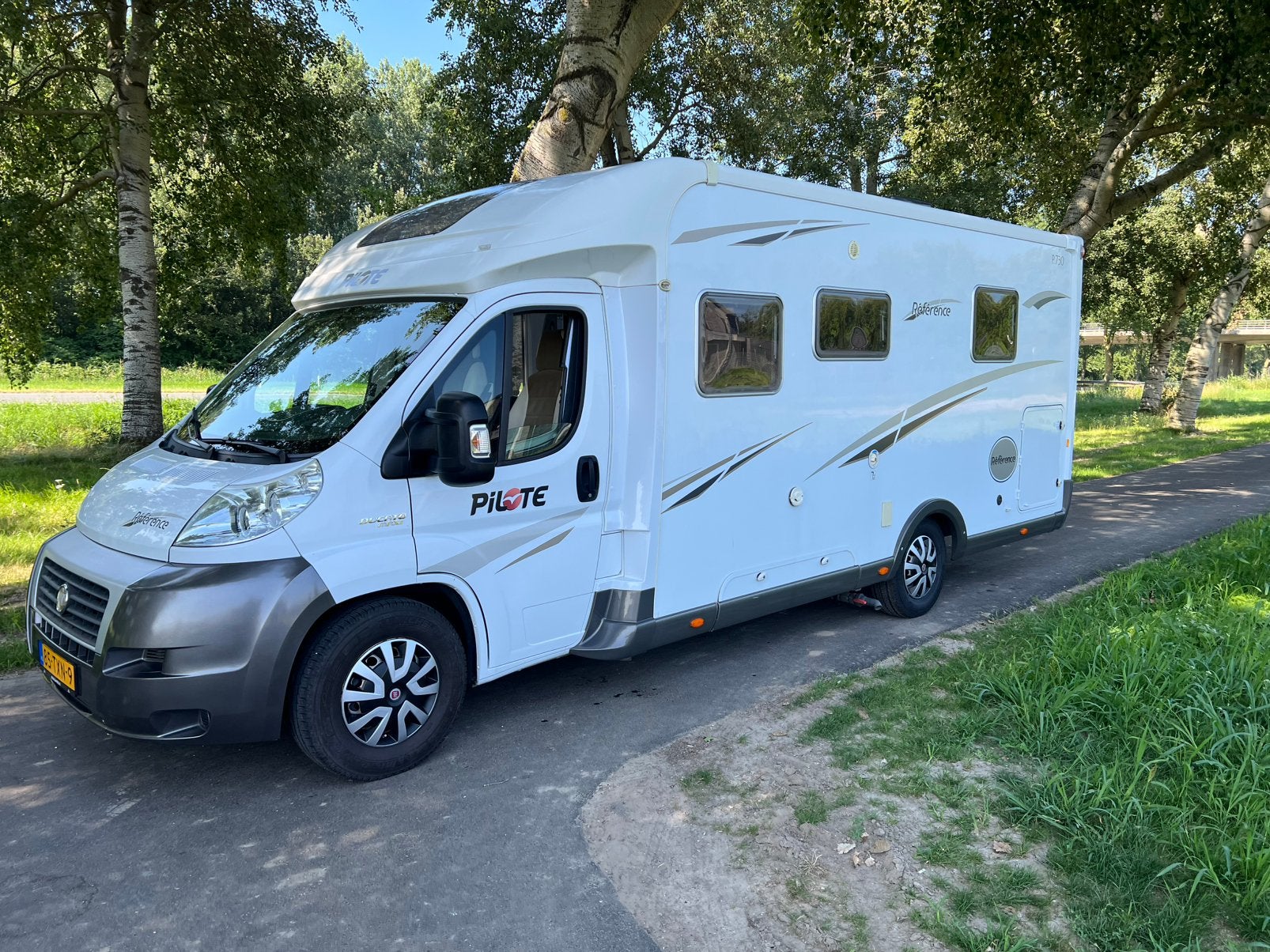 Caravans And Camping Pilote