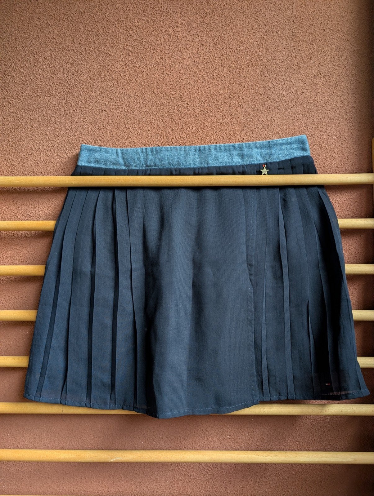 Tommy Hilfiger Denim geplooide rok - Maat XS, Kleding | Dames, Ophalen, Zwart, Zo goed als nieuw, Maat 34 (XS) of kleiner