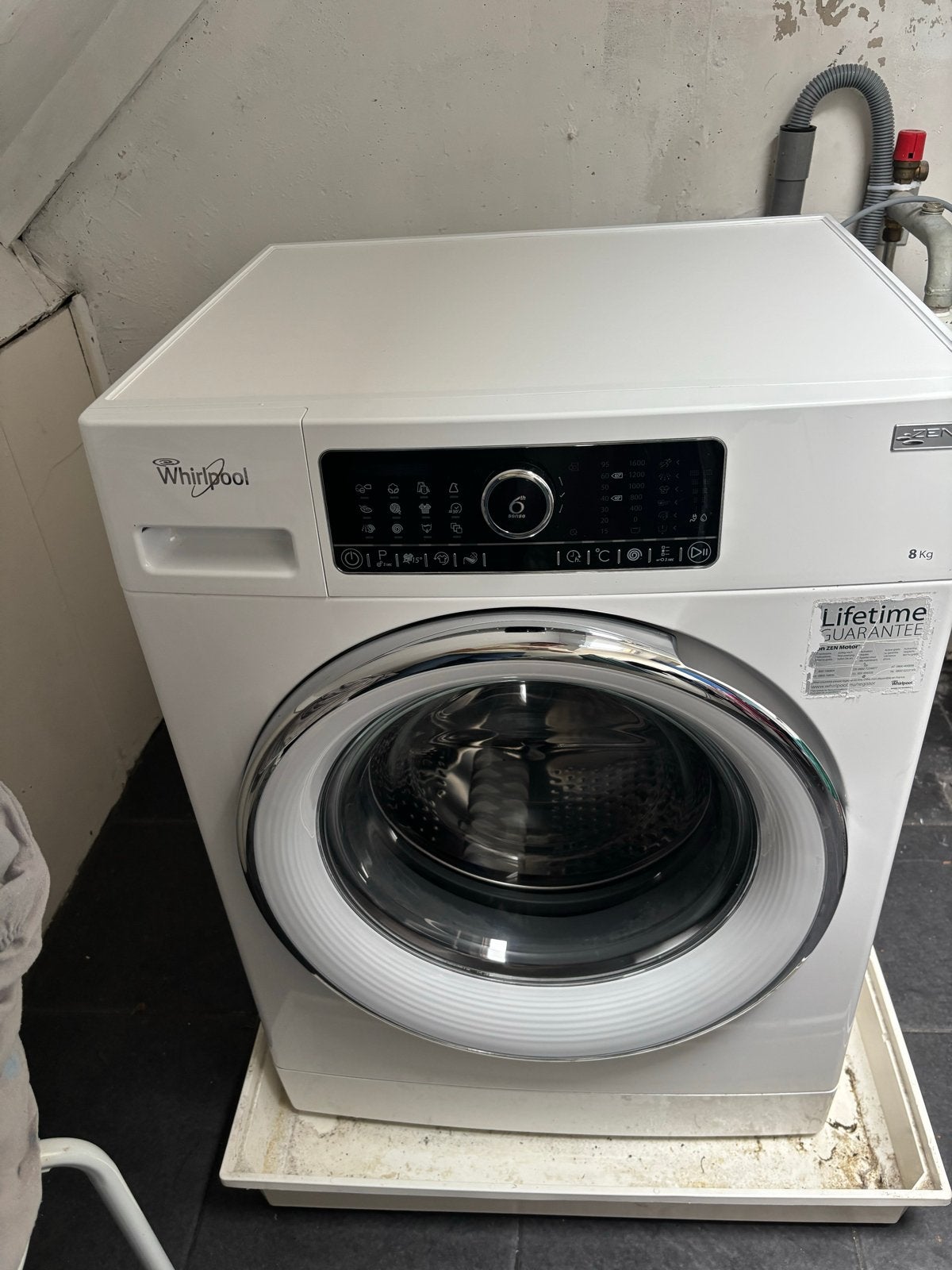 Whirlpool Wasmachine - goed, Ophalen, 1200 tot 1600 toeren, 8 tot 10 kg, Zo goed als nieuw