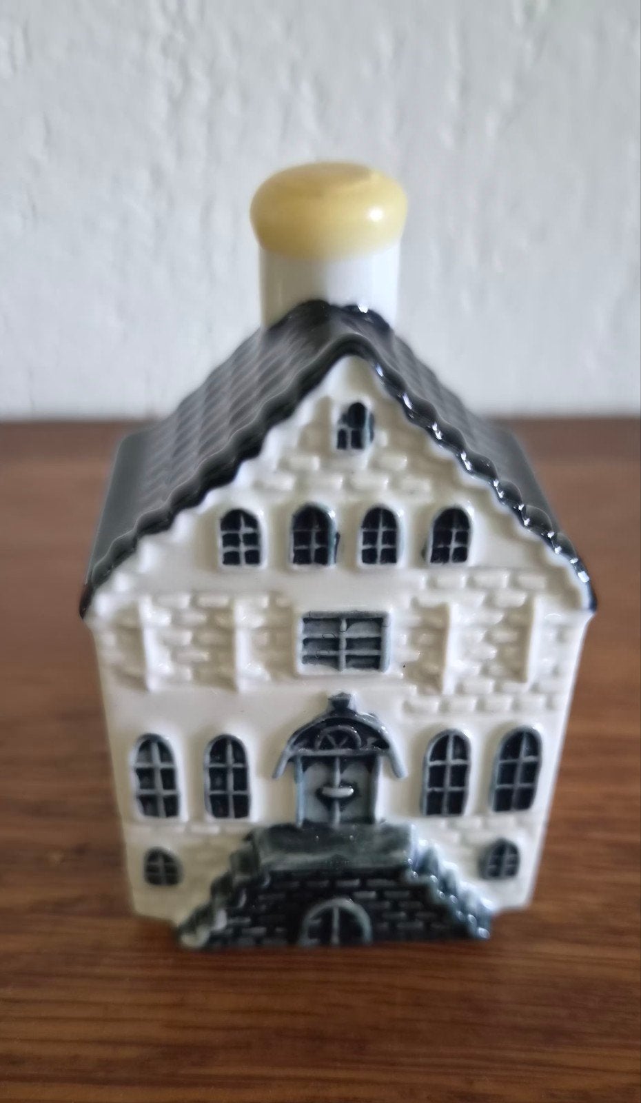 KLM BOLShuisje nr 4, Ophalen of Verzenden, Zo goed als nieuw, Gevuld