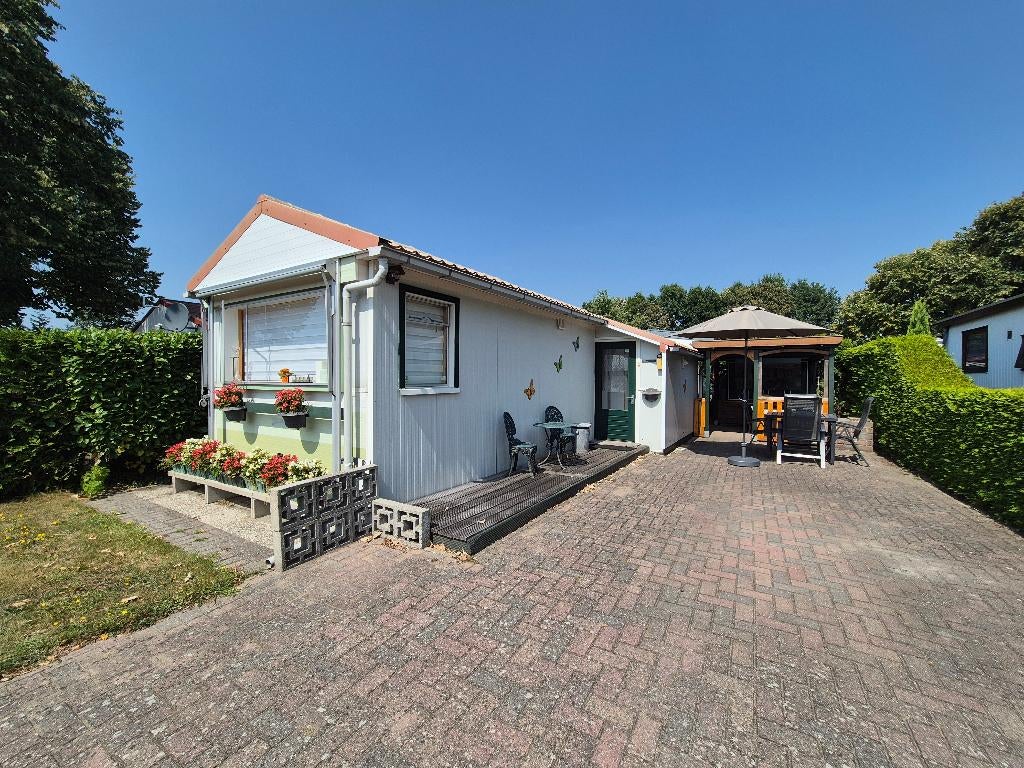 Gerenoveerd chalet te koop in het bosrijke Wouwse Plantage, Caravans en Kamperen, Tot en met 2