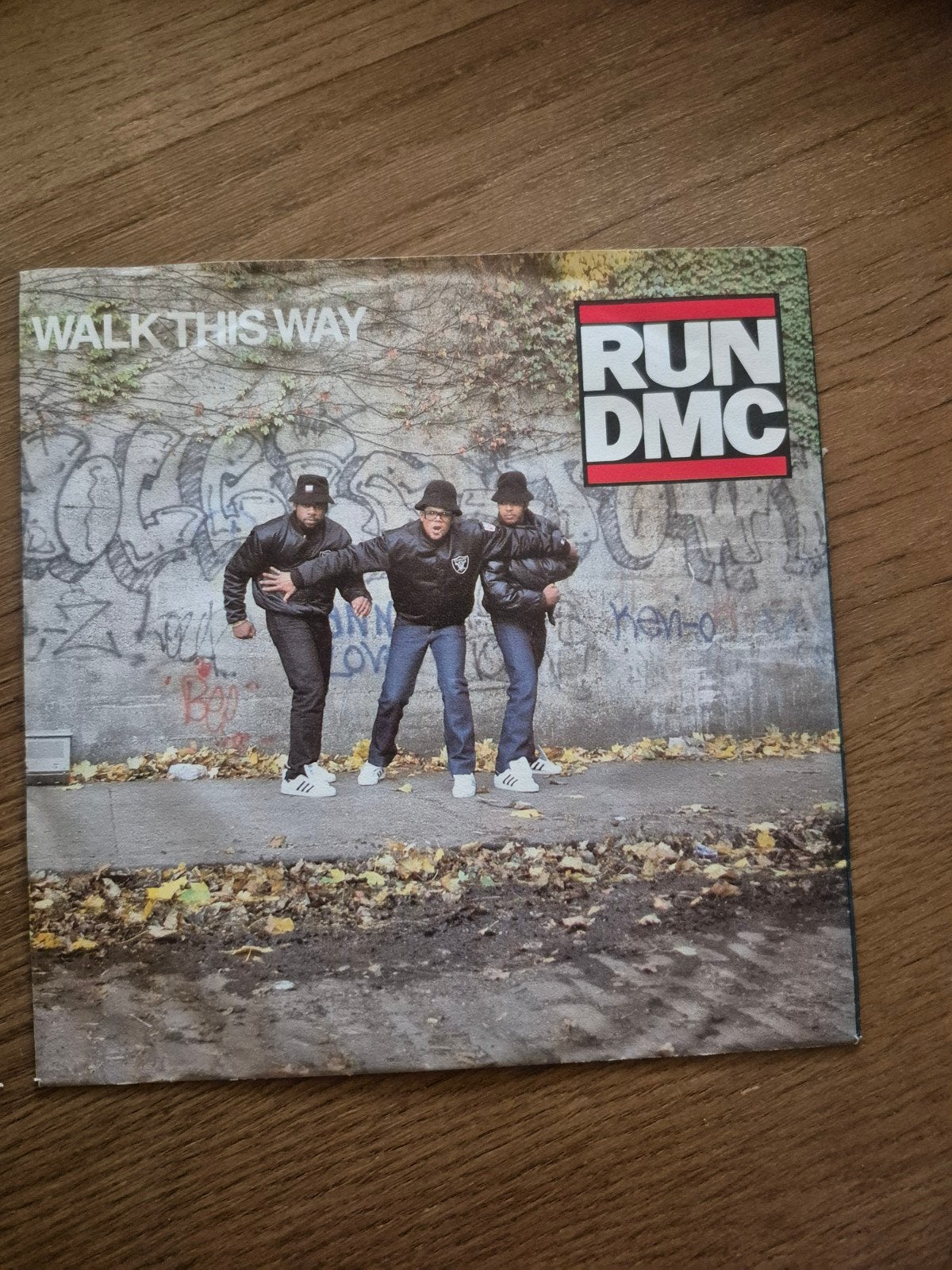 Run DMC - Walk This Way 7" Vinyl Single, Gebruikt, Fotohoes, 7 inch, Ophalen of Verzenden