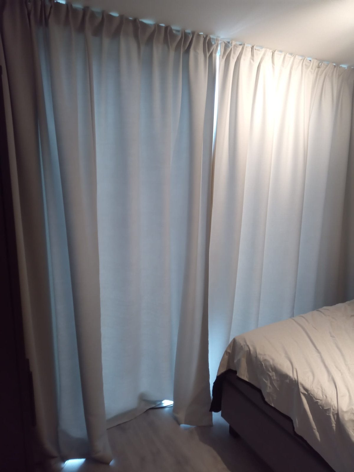 Verduisterende Gordijnen 2x 180x260 (licht grijs), Ophalen, Zo goed als nieuw, Grijs