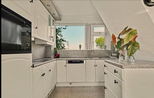 Complete ruime U-keuken wit met apparatuur, Ophalen of Verzenden, Gebruikt, Crème, U-keuken