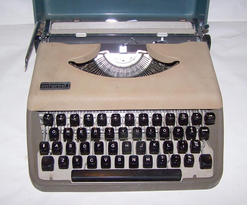 Vintage jaren '50/'60 mooie koffertypemachine Antares. Izgs., Diversen, Typemachines, Ophalen of Verzenden, Zo goed als nieuw