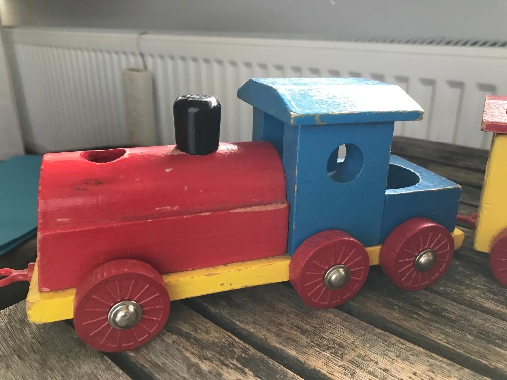 houten locomotief met aanhang wagons, Ophalen, Zo goed als nieuw, Rij- of Hobbelspeelgoed
